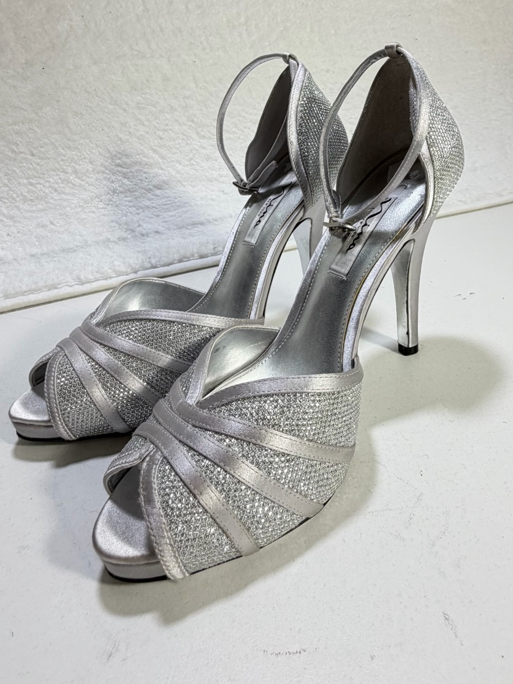 Nina New York Silver Mesh Platform Stiletto Evening Heels Women 9.5 Peep Toe